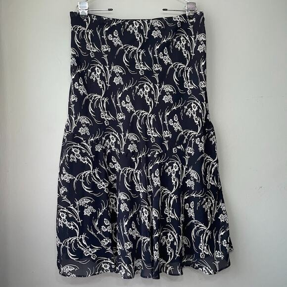 Chaps Size Large Skirt Dark Navy Floral Asymmetric Flowy Flutter Classic Fairy - Picture 3 of 9